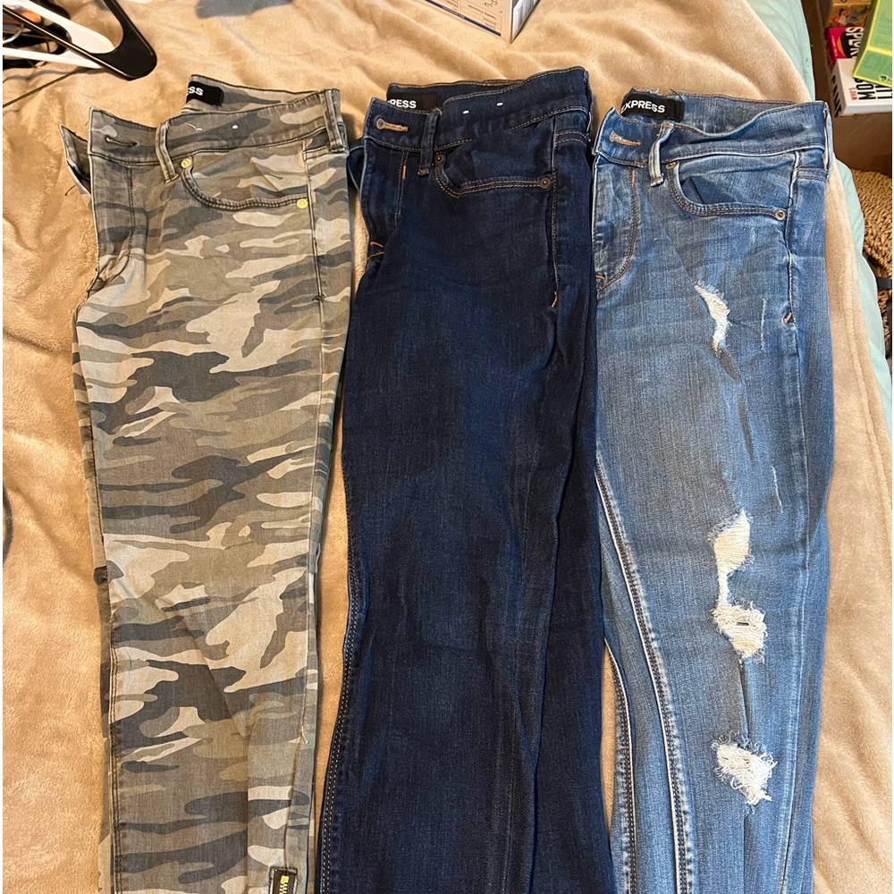 Bundle of size 4 short express jeans ( 3 pairs)